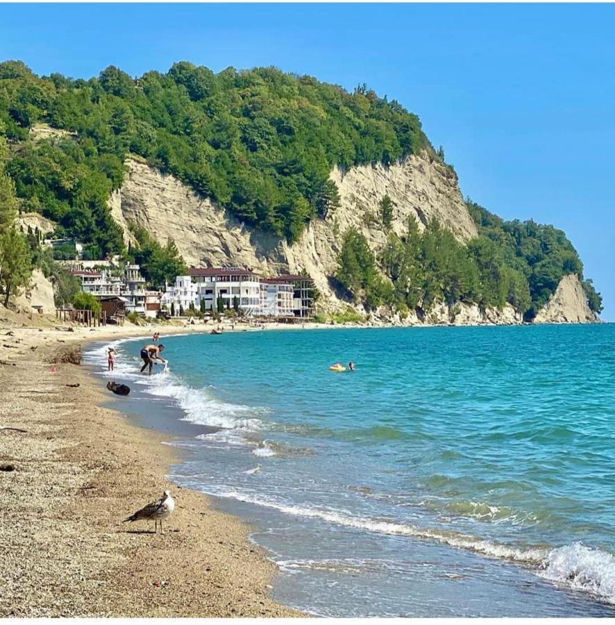 Zolotaya Buhta 10 Hotel Pizunda Esterno foto